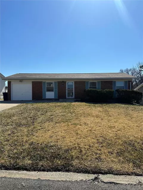 241 Tapestry Dr, Oakville, MO 63129