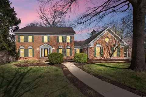 1819 Parsonage Dr, Chesterfield, MO 63005