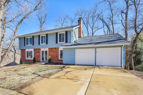 904 Dinard Dr, Manchester, MO 63021 photo 2