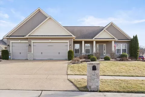 302 Edgefield Ct, Wentzville, MO 63385
