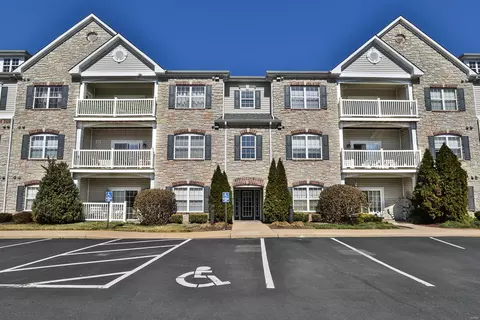 6 Monarch Trace Ct #206, Chesterfield, MO 63017