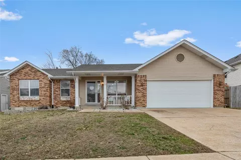 5728 Whitefalls Ct, Saint Louis, MO 63129