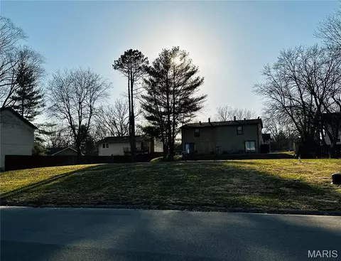 3313 Denvershire Dr, Belleville, IL 62221