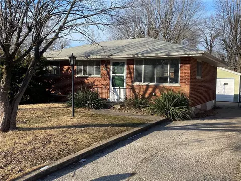 1145 Walker, Saint Louis, MO 63138