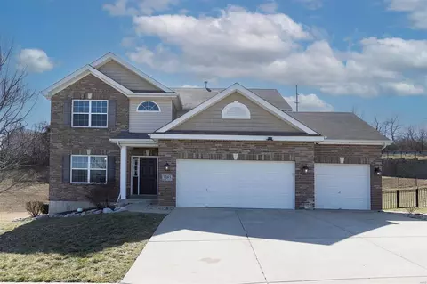 3065 Cambridge View Ct, Saint Louis, MO 63129