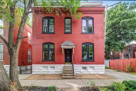 2715 Salena St, Saint Louis, MO 63118
