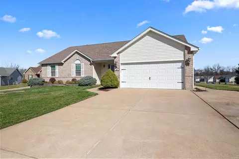 40 White Cedar Ct, Saint Charles, MO 63304