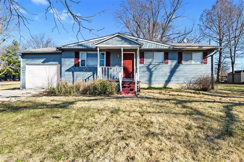 2 Royal Dr, O'fallon, MO 63366