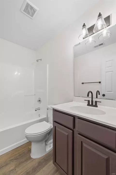 Bath - 543 Boulder River Dr, O'fallon, MO 63368 photo 9 of 10