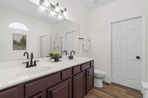 Bath - 543 Boulder River Dr, O'fallon, MO 63368 photo 3 of 10