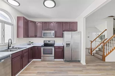 Kitchen - 543 Boulder River Dr, O'fallon, MO 63368 photo 4 of 4