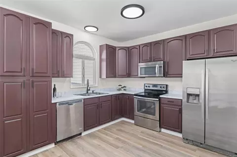 Kitchen - 543 Boulder River Dr, O'fallon, MO 63368 photo 2 of 4