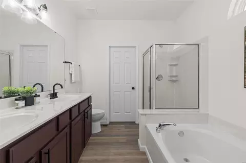 Bath - 543 Boulder River Dr, O'fallon, MO 63368 photo 5 of 10