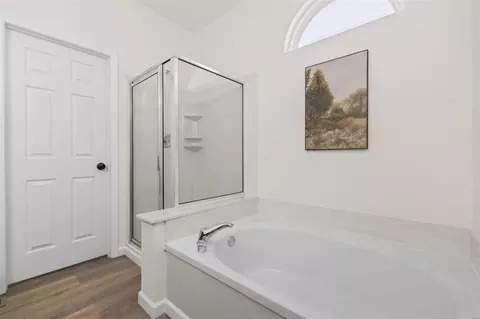 Bath - 543 Boulder River Dr, O'fallon, MO 63368 photo 4 of 10