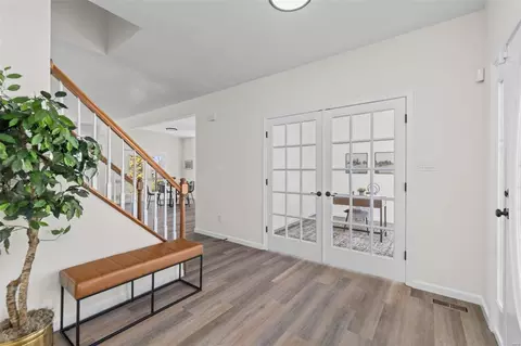 Entry Way - 543 Boulder River Dr, O'fallon, MO 63368 photo 3 of 8