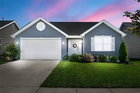 220 Charlestowne Place Dr, Saint Charles, MO 63301