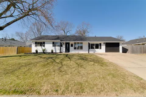 403 Saint Matthew Ave, O'fallon, MO 63366