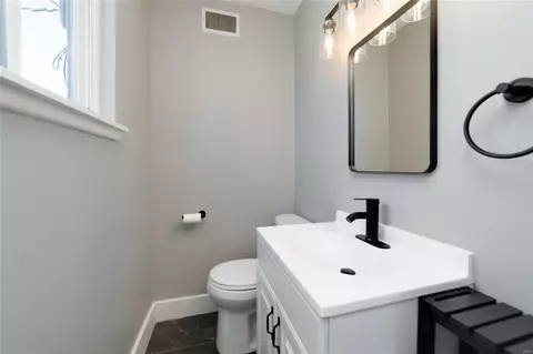 Bath - 403 Saint Matthew Ave, O'fallon, MO 63366 photo 2 of 2