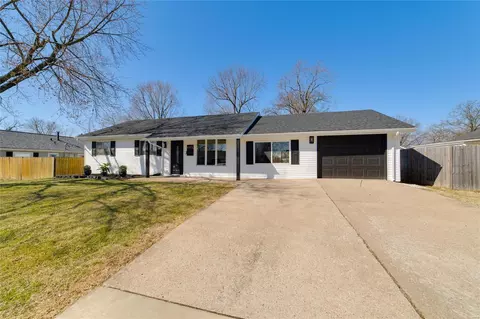 Exterior - 403 Saint Matthew Ave, O'fallon, MO 63366 photo 6 of 7