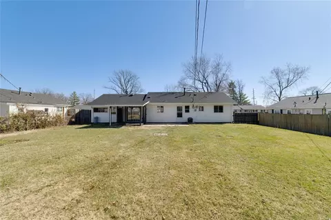 Exterior - 403 Saint Matthew Ave, O'fallon, MO 63366 photo 3 of 7