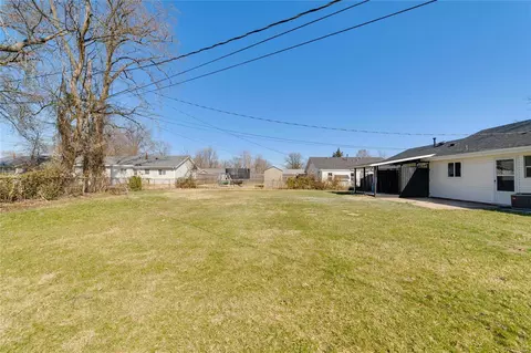 Exterior - 403 Saint Matthew Ave, O'fallon, MO 63366 photo 4 of 7