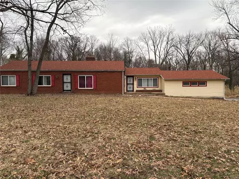835 Prigge Rd, Saint Louis, MO 63138