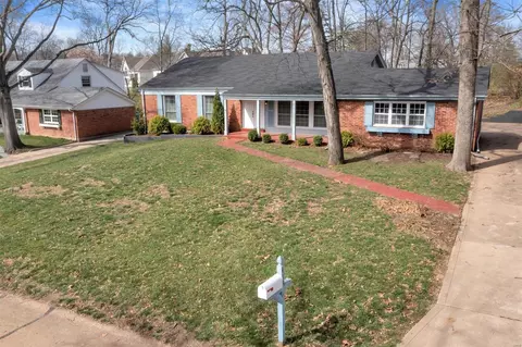Exterior - 418 Oakmont Cir, Ballwin, MO 63011 photo 8 of 8