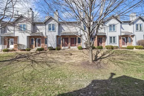 4504 Sherman Park Dr #12D, Saint Charles, MO 63303