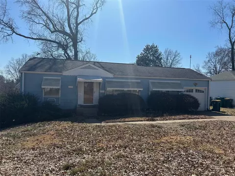 1230 Bakewell Dr, Saint Louis, MO 63137