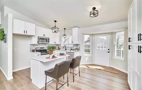 Kitchen - 828 S Valleywind Ct, O'fallon, MO 63366 photo 1 of 7