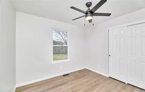 Bedroom - 828 S Valleywind Ct, O'fallon, MO 63366 photo 7 of 15