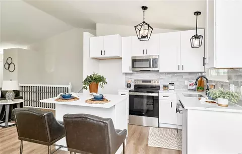 Kitchen - 828 S Valleywind Ct, O'fallon, MO 63366 photo 6 of 7