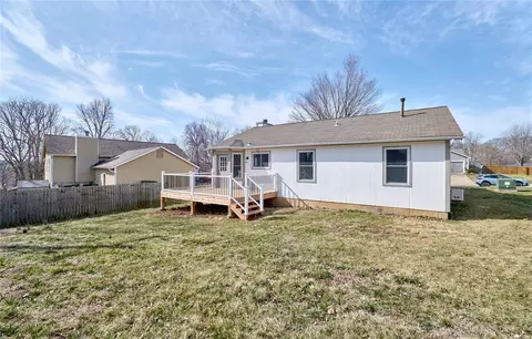 Exterior - 828 S Valleywind Ct, O'fallon, MO 63366 photo 5 of 9