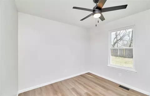 Bedroom - 828 S Valleywind Ct, O'fallon, MO 63366 photo 6 of 15