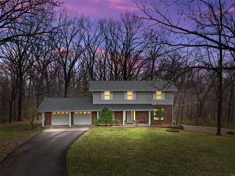 5 Forest View Ct, O'fallon, MO 63366