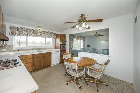 1211 Fieldhurst Dr, Ballwin, MO 63011 photo 9