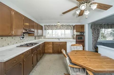 1211 Fieldhurst Dr, Ballwin, MO 63011 photo 8