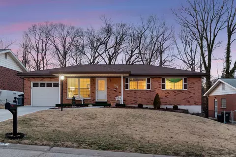 3501 Glen Bay Dr, Saint Louis, MO 63125
