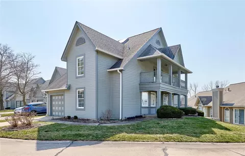 5527 Bourbeuse Cmn #6, Weldon Spring, MO 63304 photo 2
