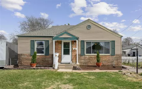 10647 Saint Veronica Ct, Saint Ann, MO 63074