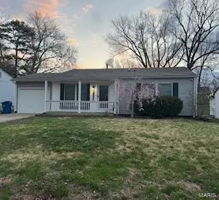 2858 Radnor St, Saint Charles, MO 63301