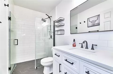 Bath - 944 Annabrook Park Dr, O'fallon, MO 63366 photo 1 of 9