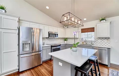 Kitchen - 944 Annabrook Park Dr, O'fallon, MO 63366 photo 2 of 6