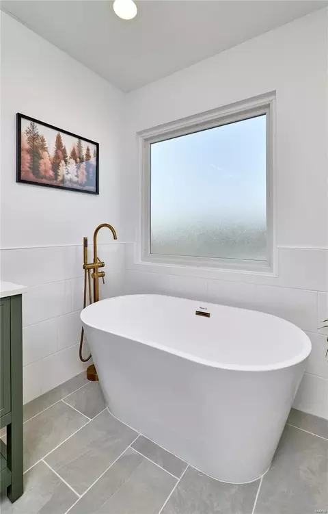 Bath - 944 Annabrook Park Dr, O'fallon, MO 63366 photo 8 of 9