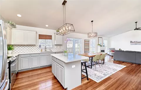 Kitchen - 944 Annabrook Park Dr, O'fallon, MO 63366 photo 6 of 6
