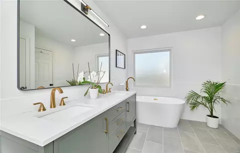 Bath - 944 Annabrook Park Dr, O'fallon, MO 63366 photo 6 of 9