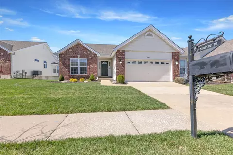 2513 Newpoint Dr, Wildwood, MO 63011
