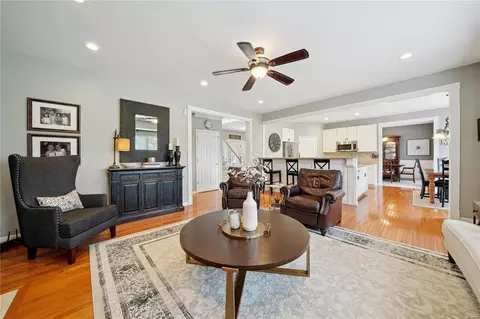 Living - 608 Castle Meadows Ct, Ballwin, MO 63021 photo 2 of 2