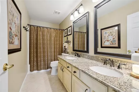 Bath - 608 Castle Meadows Ct, Ballwin, MO 63021 photo 3 of 3