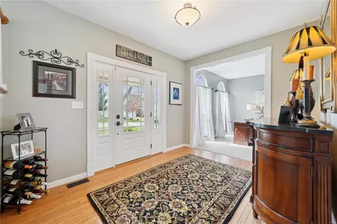 Entry Way - 608 Castle Meadows Ct, Ballwin, MO 63021 photo 2 of 2